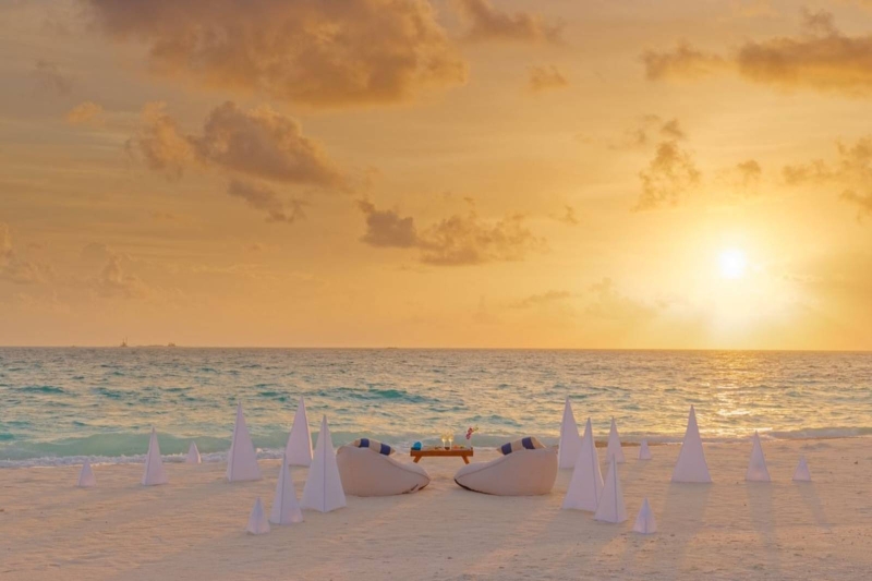 SUNSET RENDEZVOUS